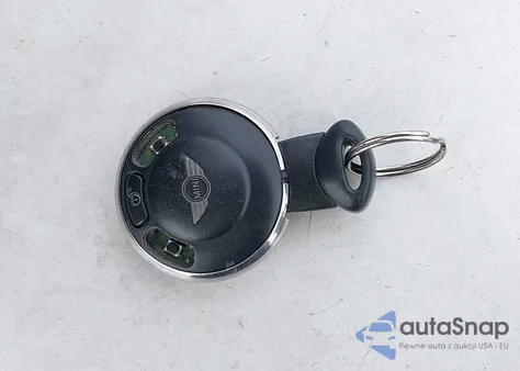 2011 Mini Cooper z USA, uszkodzony, nr VIN WMWSU3C57BT184146